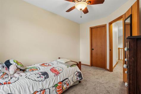 3945 S Spring Street NE Solon IA 52333