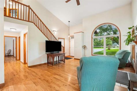3945 S Spring Street NE Solon IA 52333