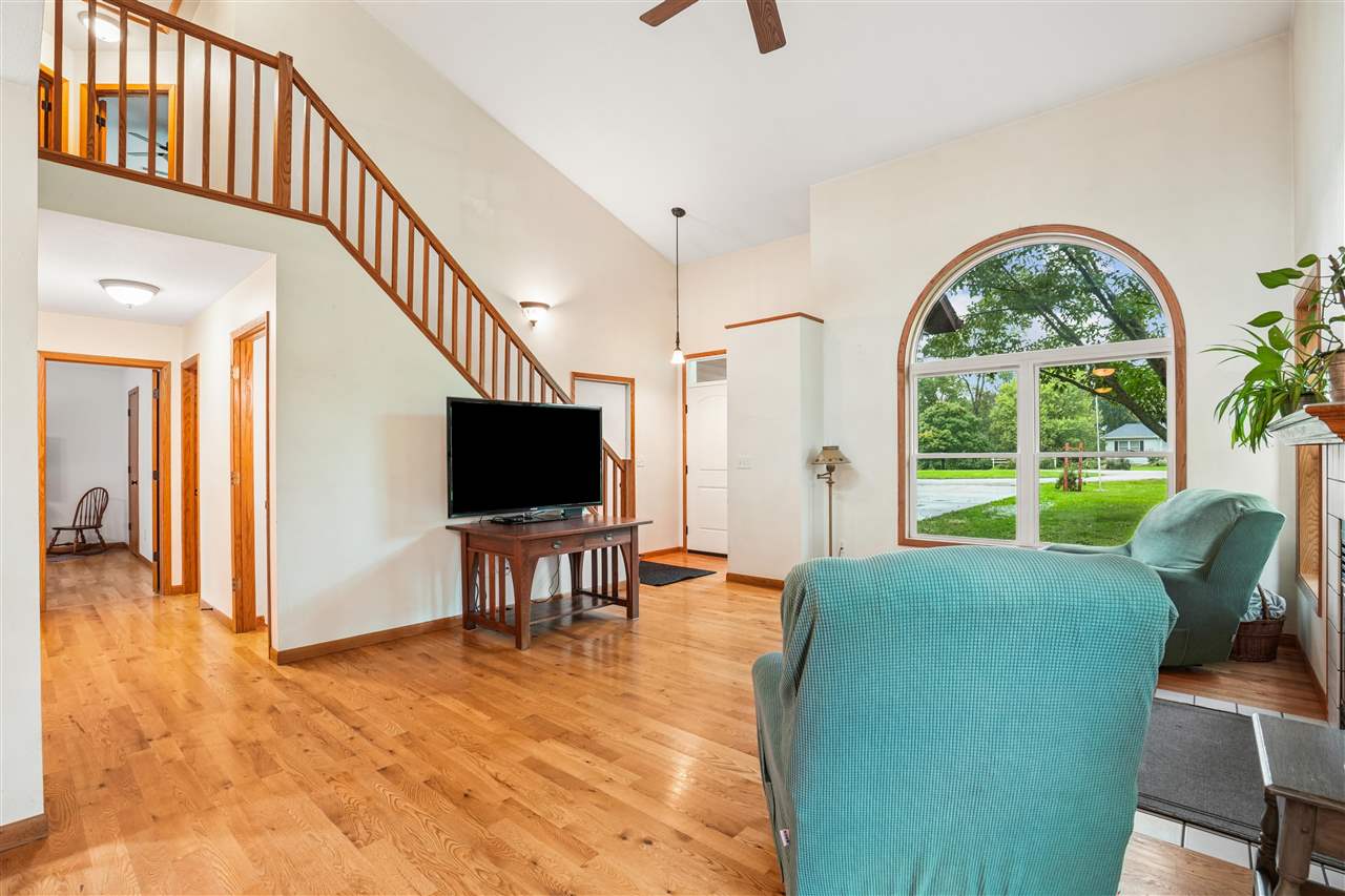 3945 S Spring Street NE Solon IA 52333