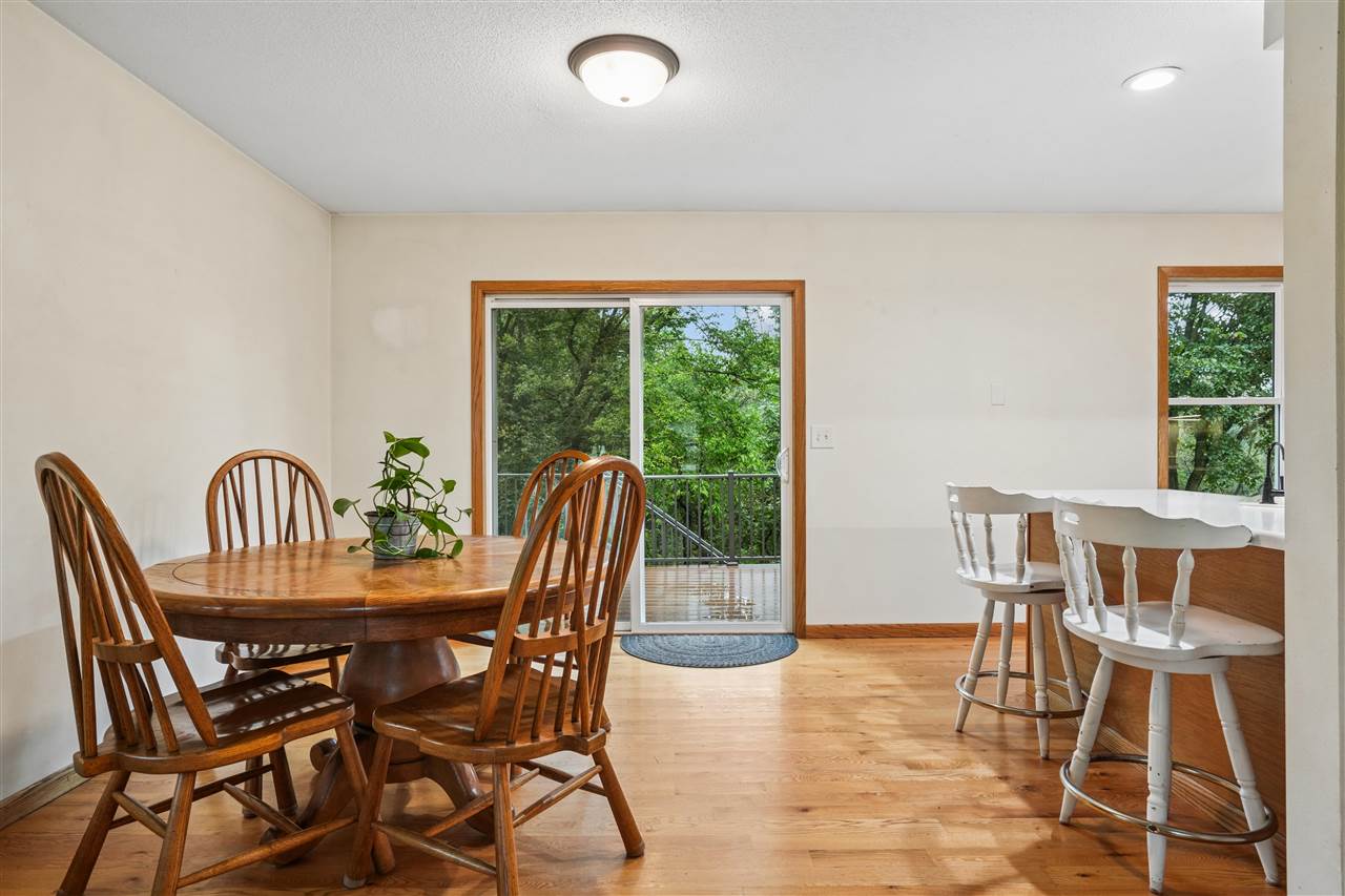 3945 S Spring Street NE Solon IA 52333