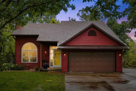 3945 S Spring Street NE Solon IA 52333