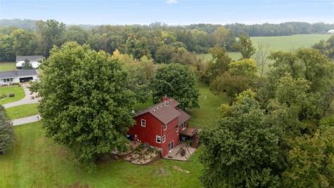 3945 S Spring Street NE Solon IA 52333