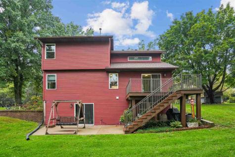 3945 S Spring Street NE Solon IA 52333