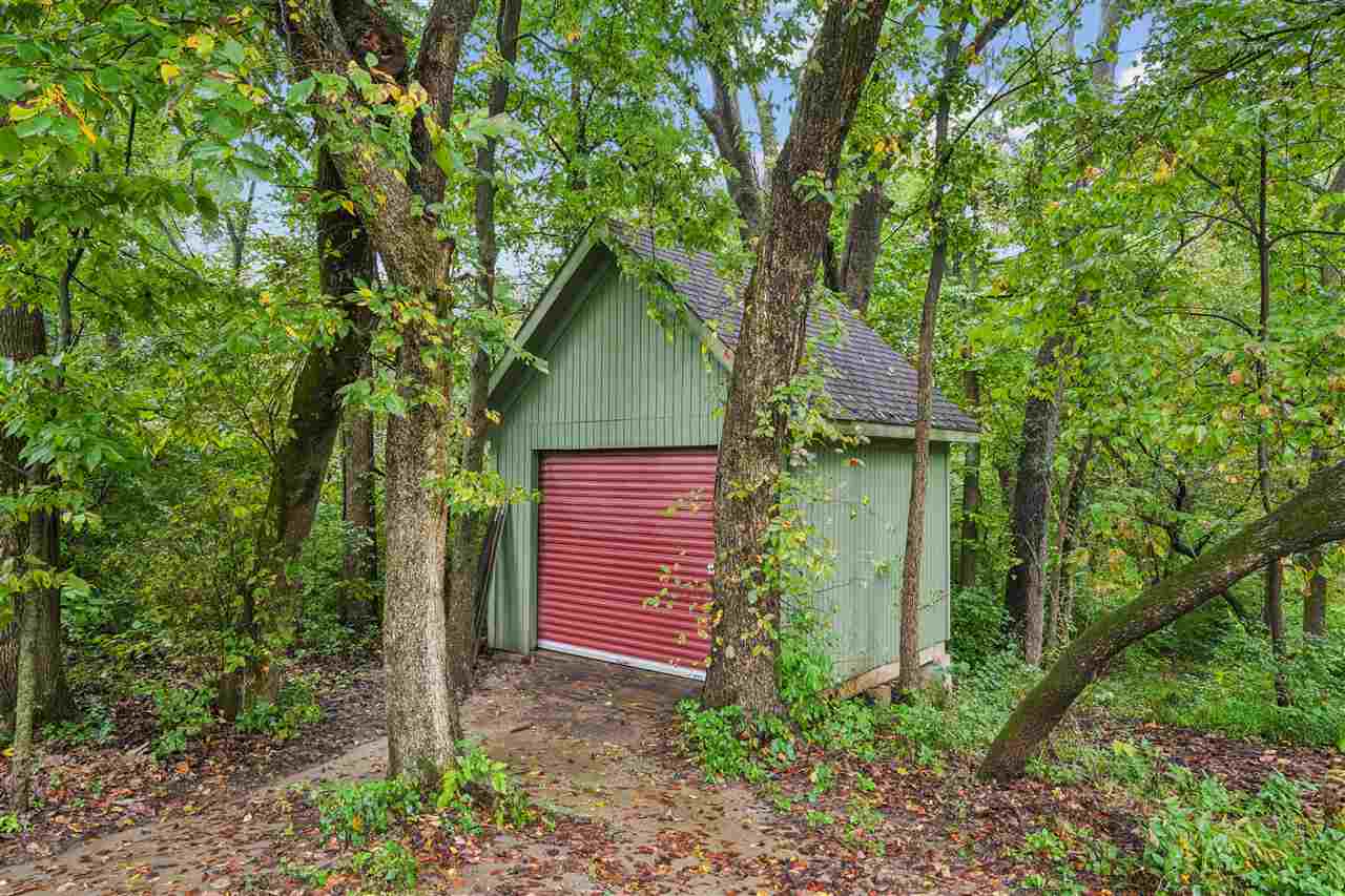 3945 S Spring Street NE Solon IA 52333
