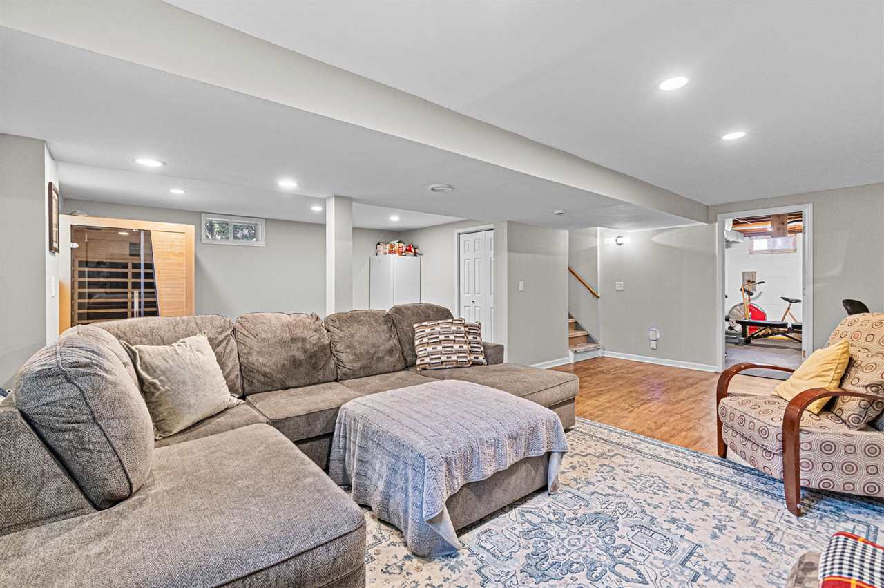 509 Terrace Road Iowa City IA 52245