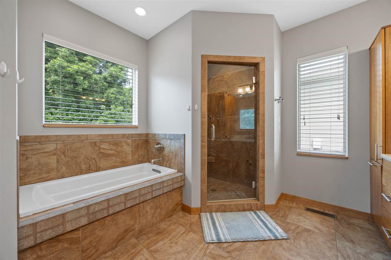 200 Auburn East Lane Coralville IA 52241