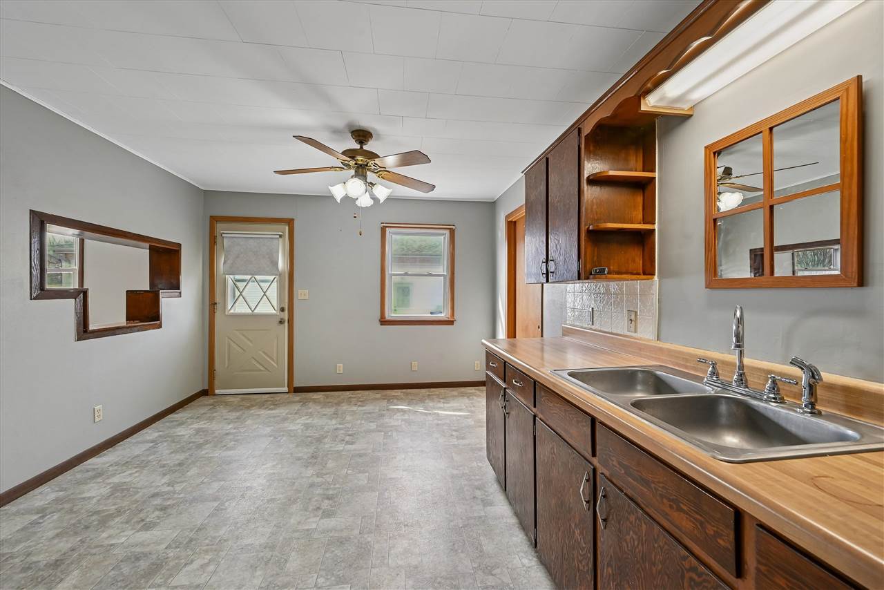 207 W Main Street Urbana IA 52345