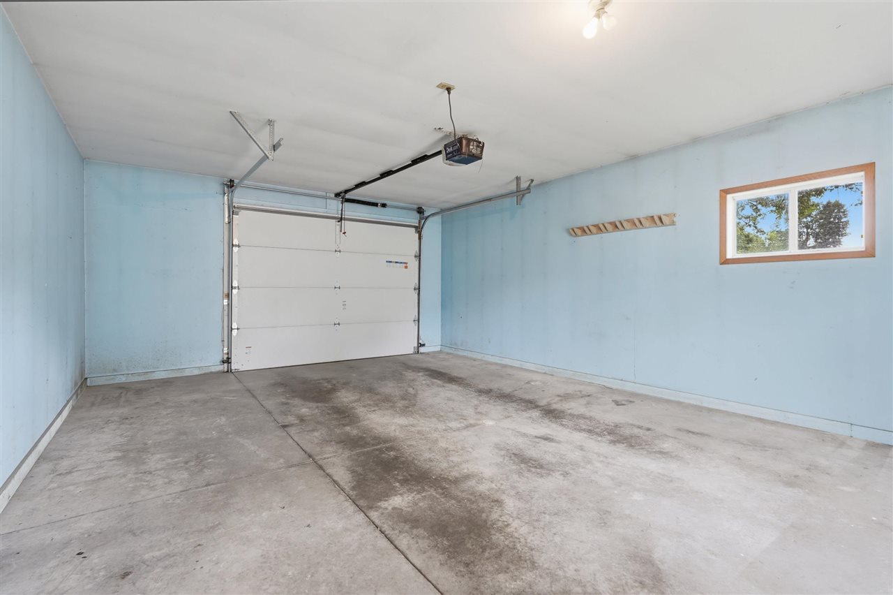 527 W 2nd Washington IA 52353