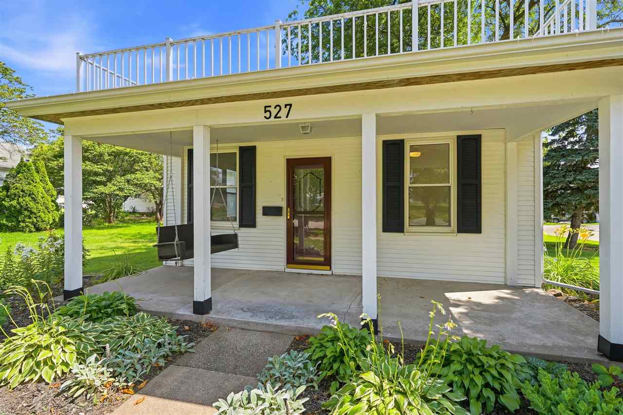 527 W 2nd Washington IA 52353