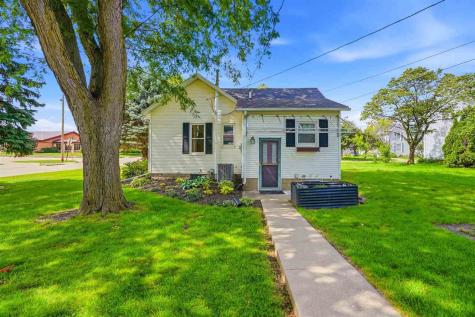 527 W 2nd Washington IA 52353