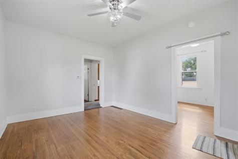 527 W 2nd Washington IA 52353
