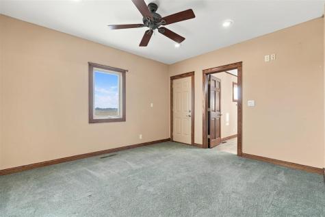 1445 W 18th Street Washington IA 52353