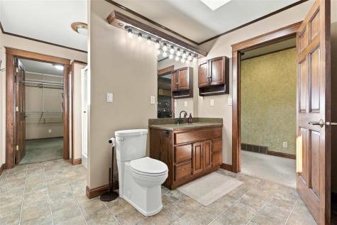 1445 W 18th Street Washington IA 52353