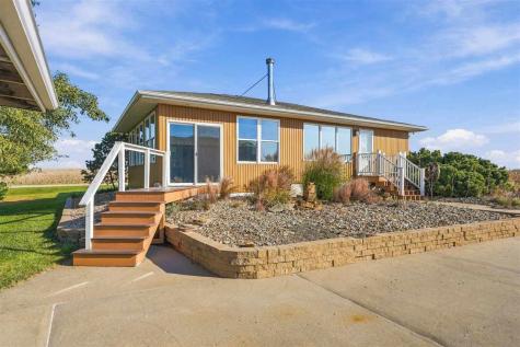 1445 W 18th Street Washington IA 52353