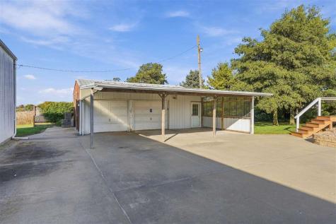 1445 W 18th Street Washington IA 52353