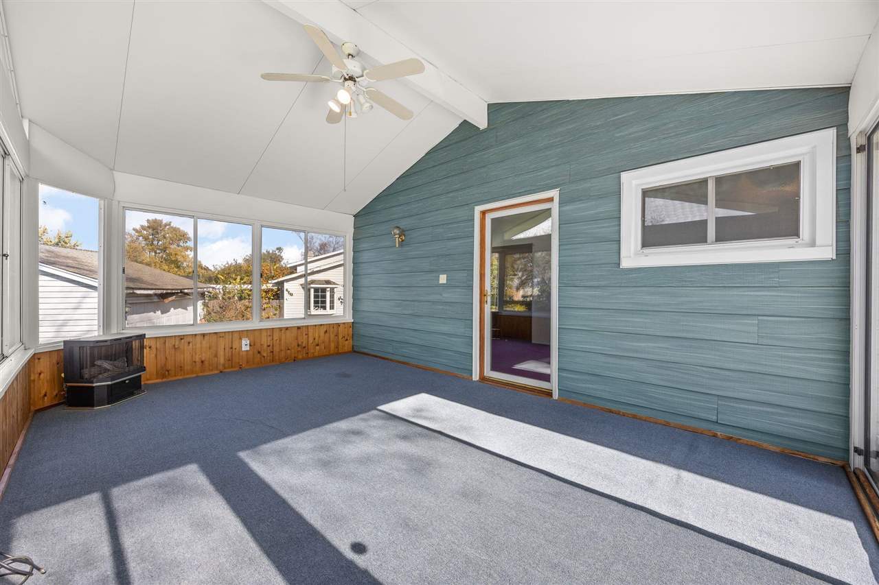 5025 Pine Grove Dr NE Cedar Rapids IA 52402