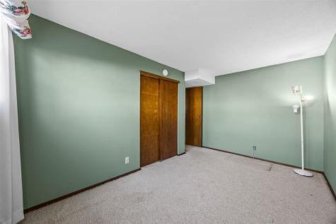 5025 Pine Grove Dr NE Cedar Rapids IA 52402