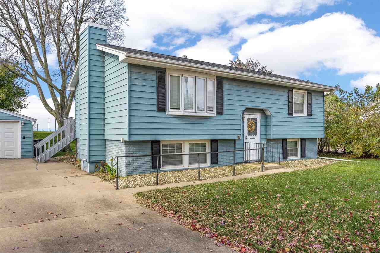 5025 Pine Grove Dr NE Cedar Rapids IA 52402