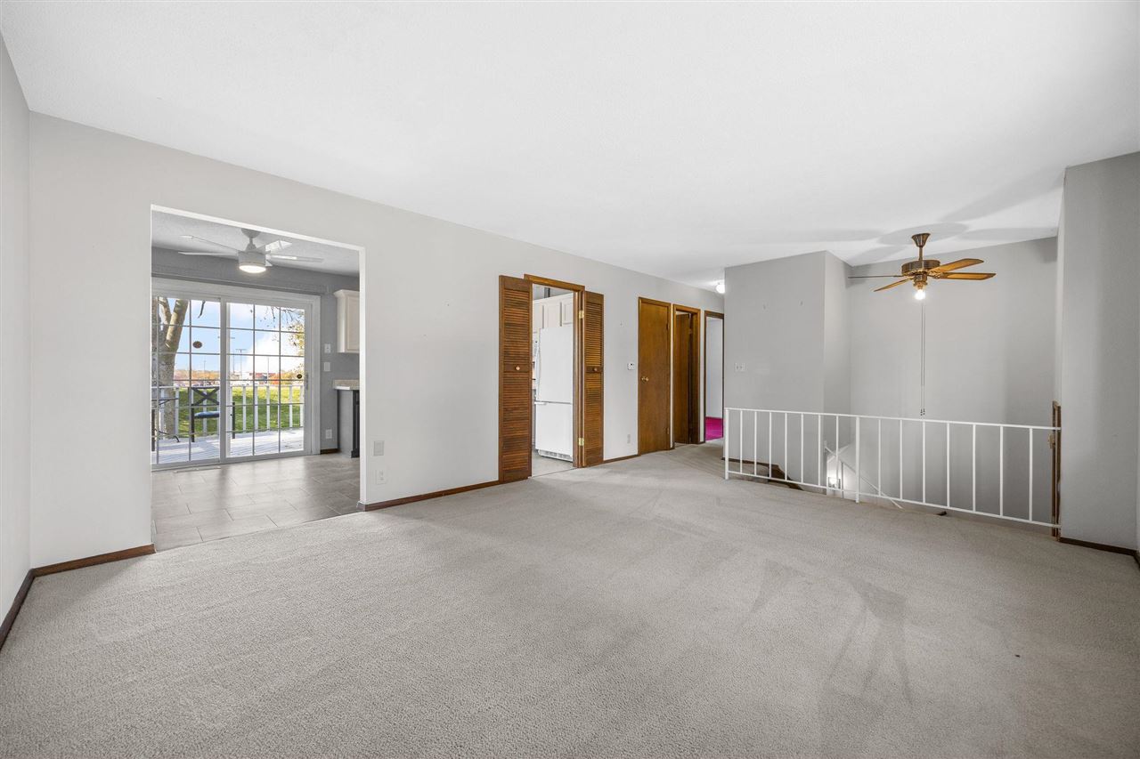 5025 Pine Grove Dr NE Cedar Rapids IA 52402