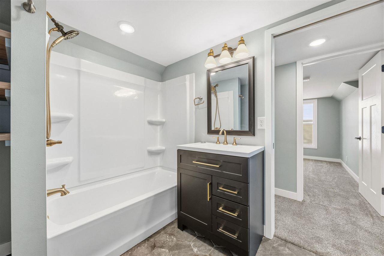 818 Rundell Street Iowa City IA 52240