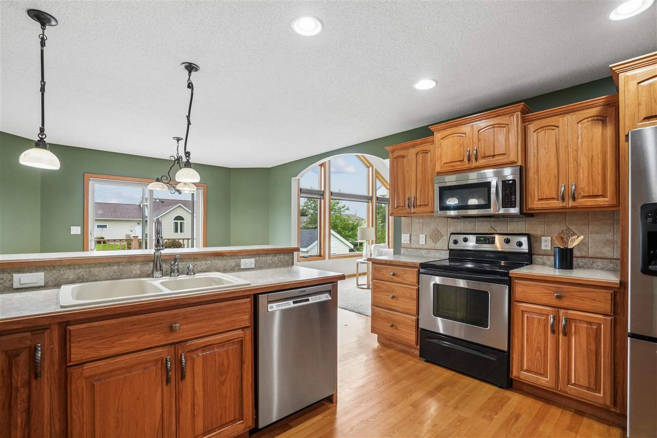 403 Wildflower Drive Fairfax IA 52228