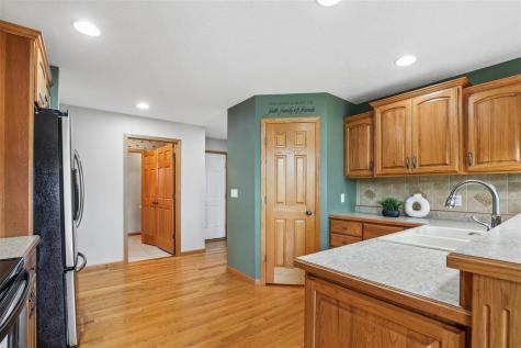 403 Wildflower Drive Fairfax IA 52228