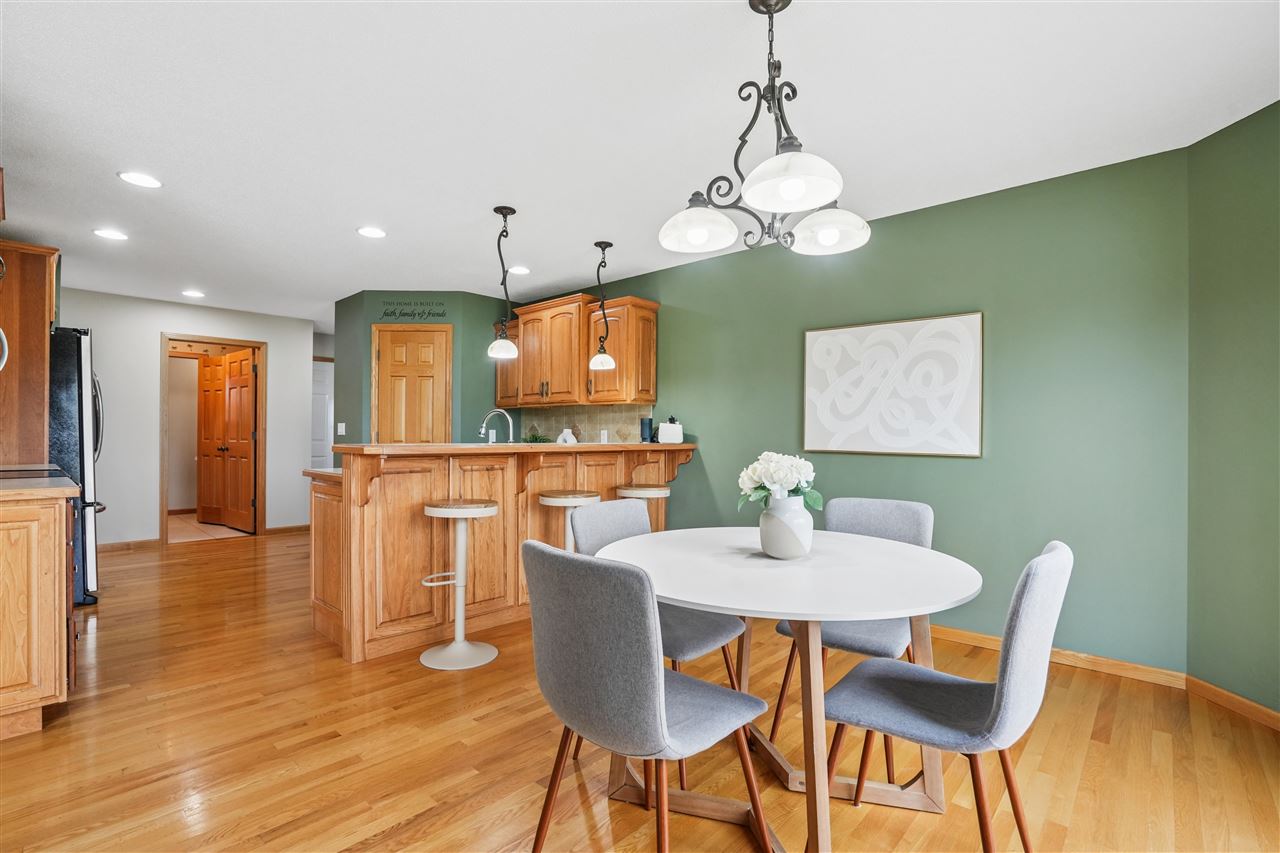 403 Wildflower Drive Fairfax IA 52228