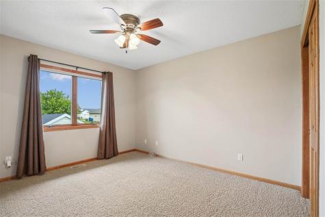403 Wildflower Drive Fairfax IA 52228
