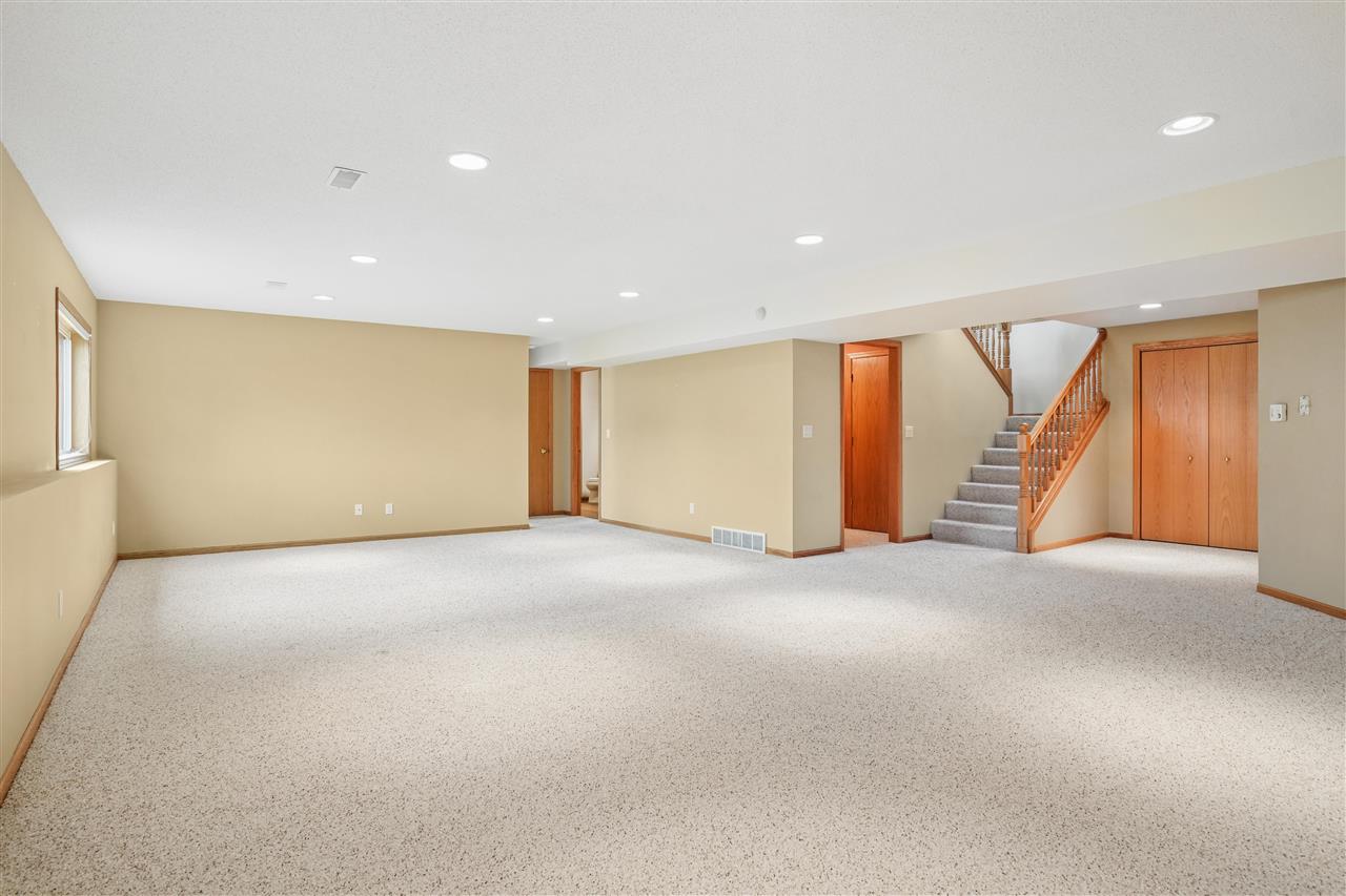 403 Wildflower Drive Fairfax IA 52228