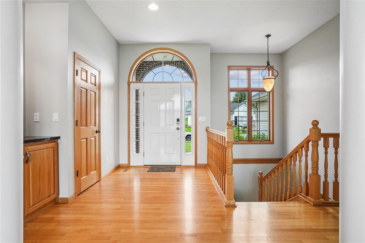403 Wildflower Drive Fairfax IA 52228