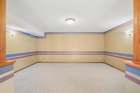 403 Wildflower Drive Fairfax IA 52228