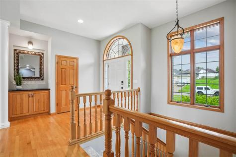 403 Wildflower Drive Fairfax IA 52228