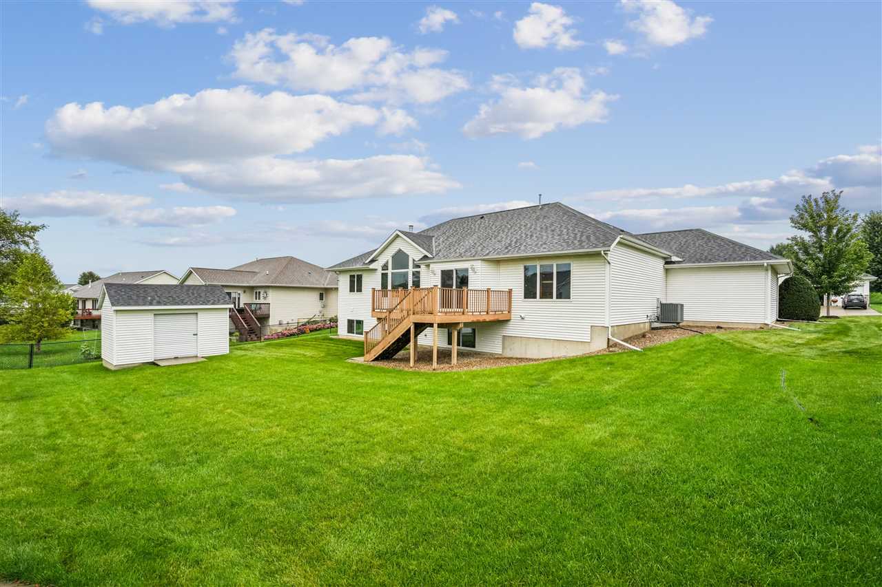 403 Wildflower Drive Fairfax IA 52228