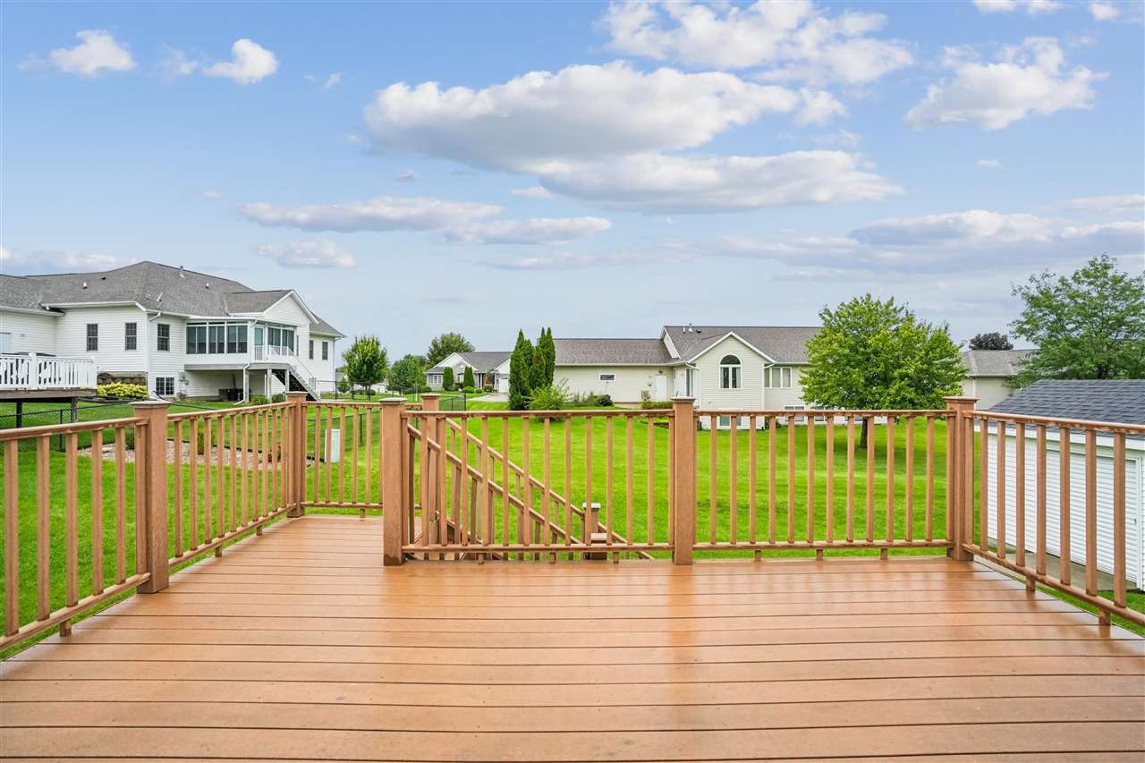 403 Wildflower Drive Fairfax IA 52228