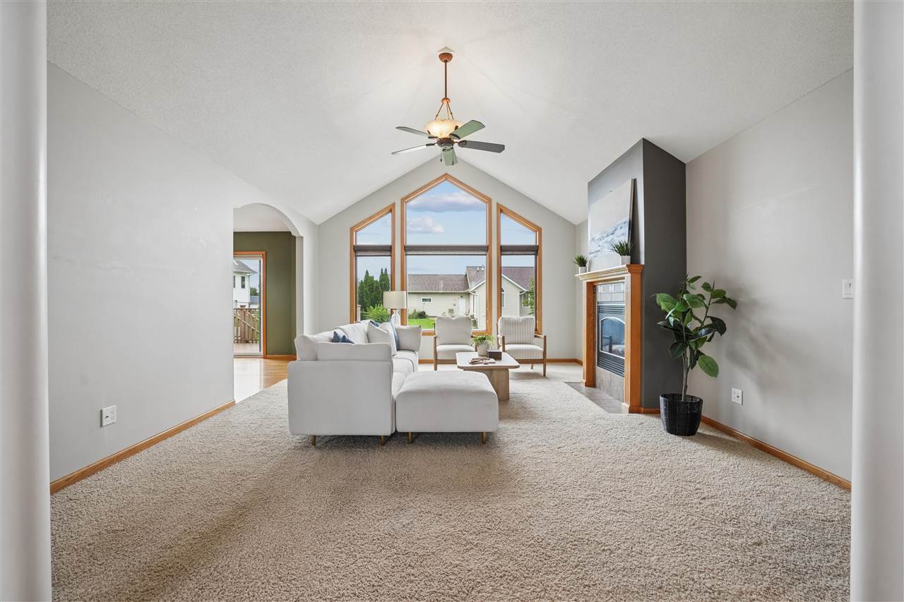 403 Wildflower Drive Fairfax IA 52228