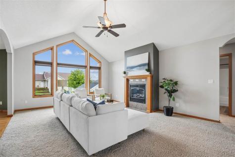 403 Wildflower Drive Fairfax IA 52228