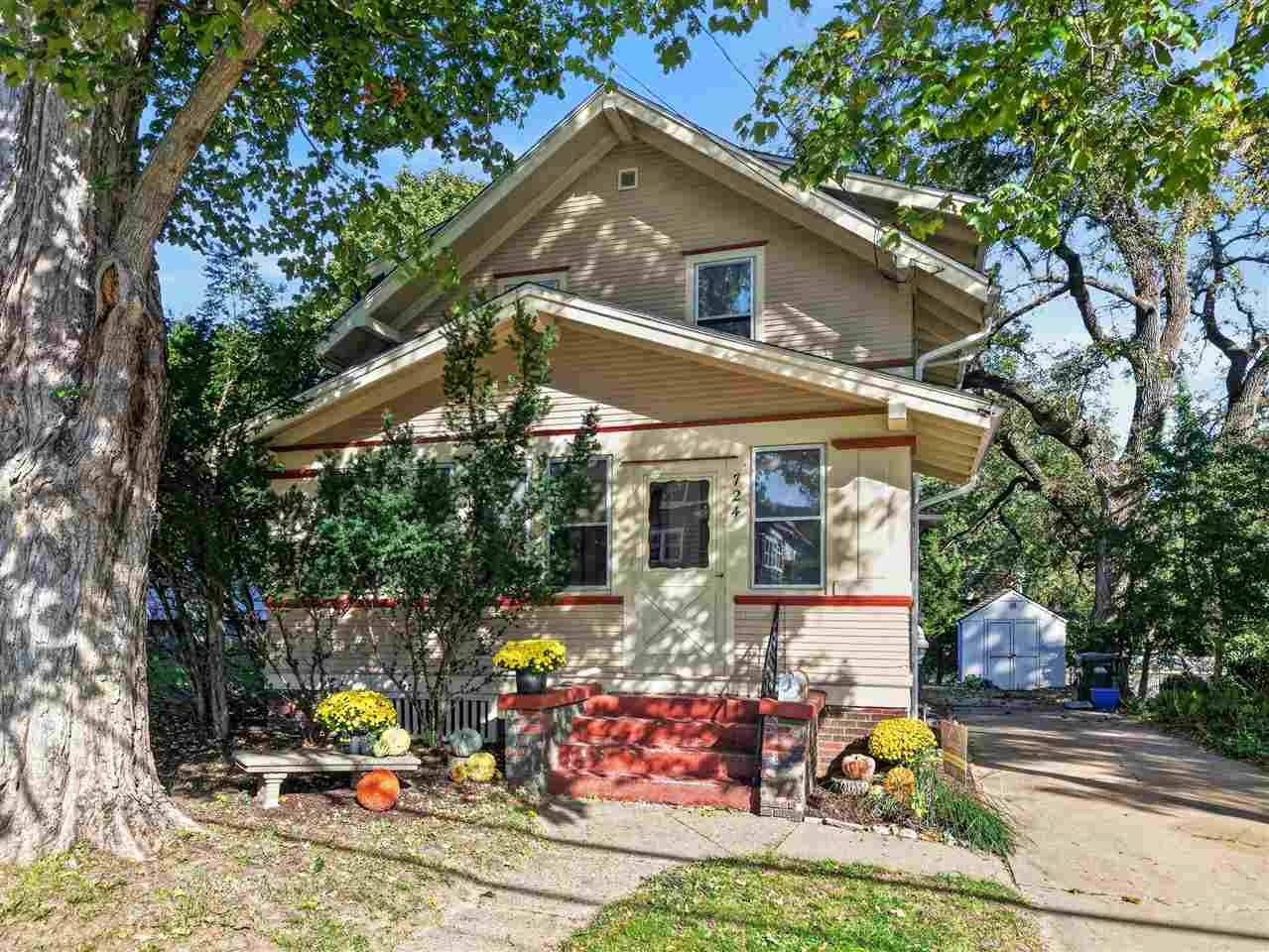 724 N Dodge Street Iowa City IA 52245