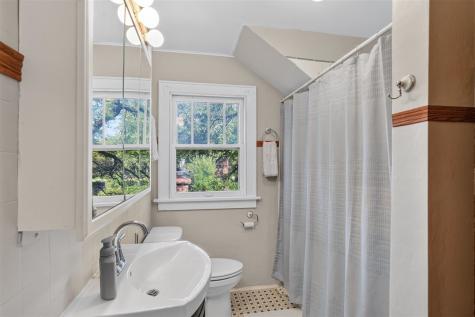 724 N Dodge Street Iowa City IA 52245