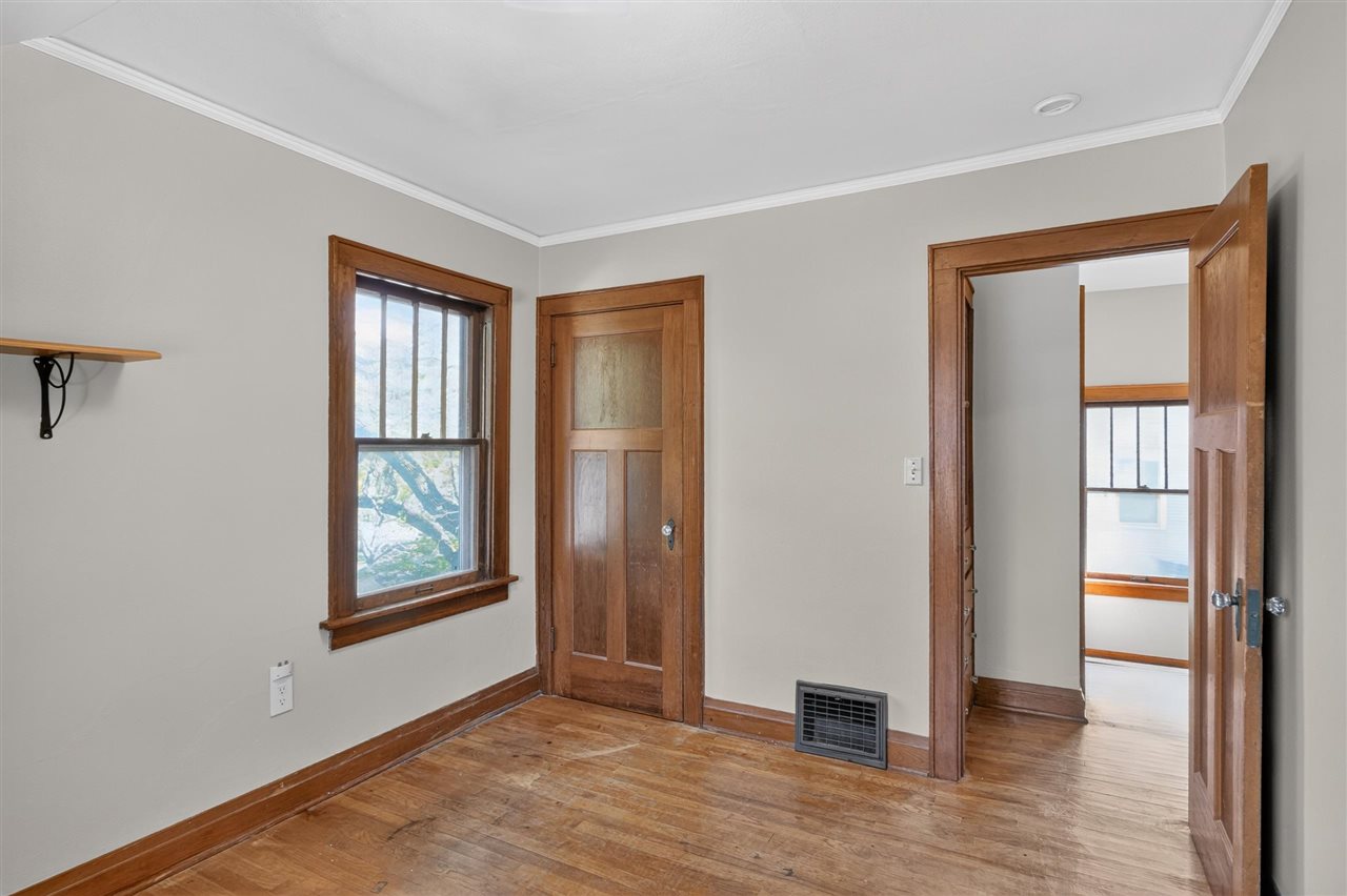 724 N Dodge Street Iowa City IA 52245