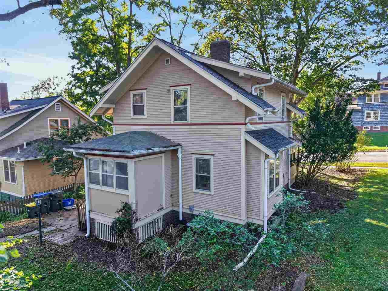 724 N Dodge Street Iowa City IA 52245