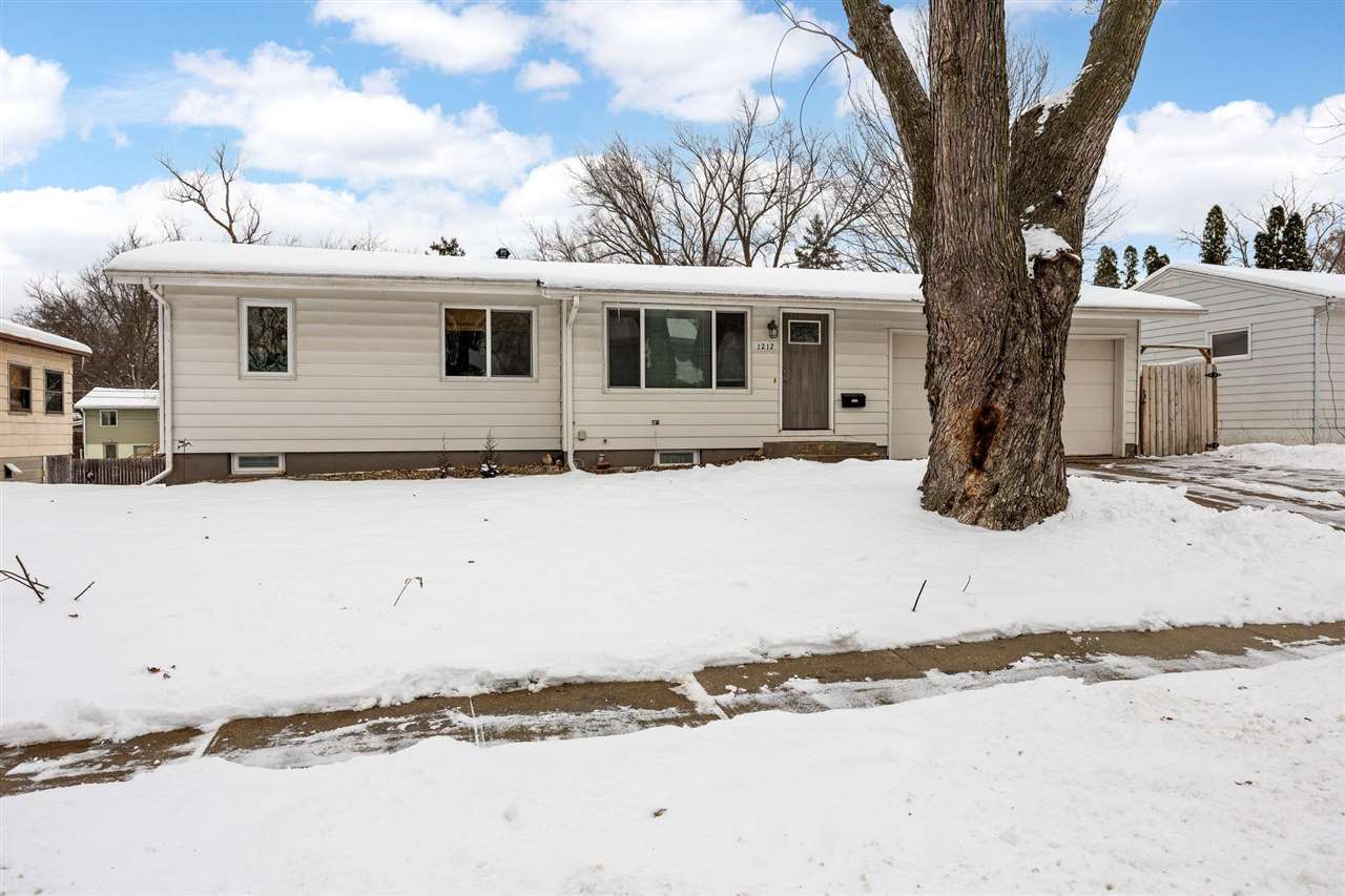 1212 Tracy Lane Iowa City IA 52240