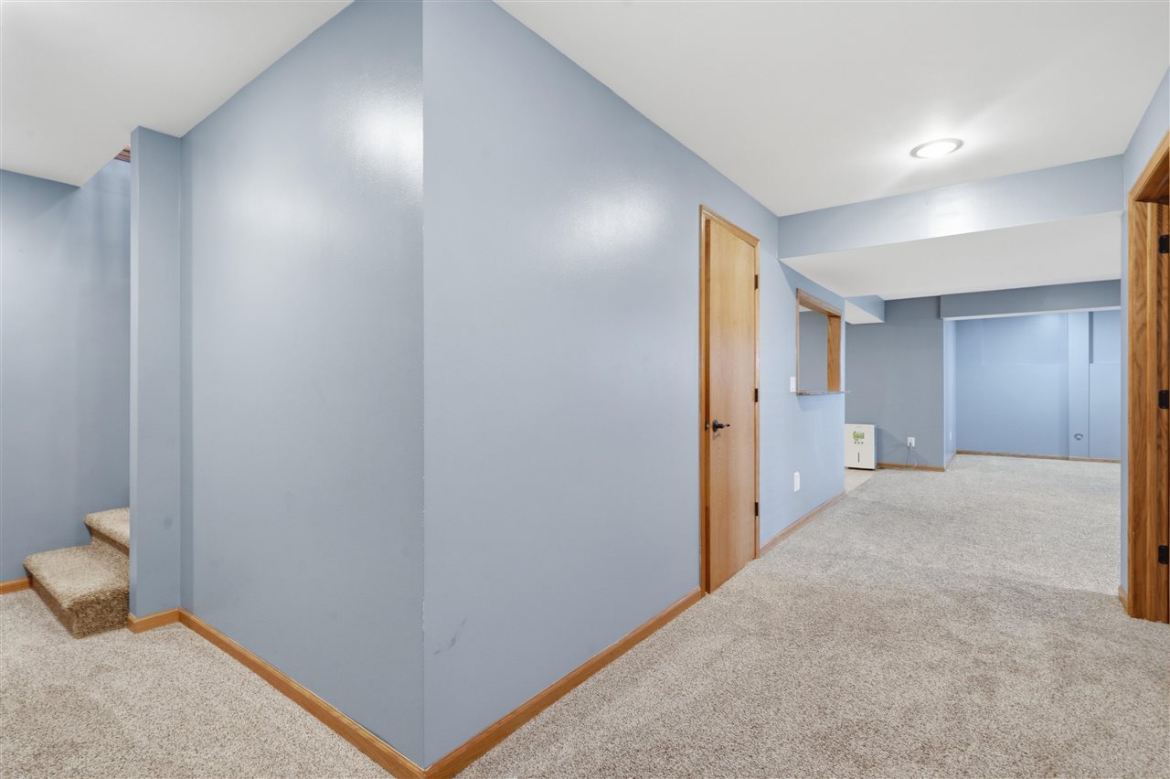 89 Cardinal Avenue Atkins IA 52206