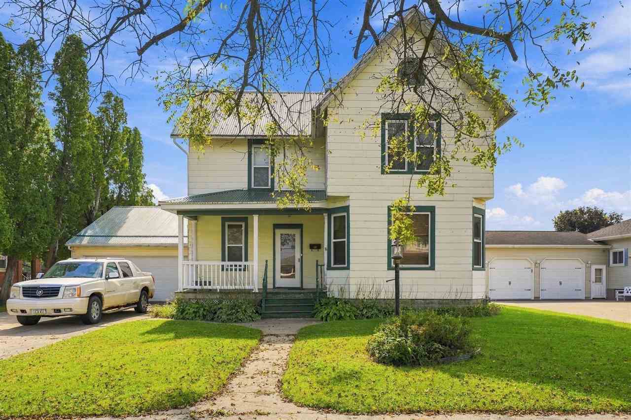 609 W 1st Avenue Dyersville IA 52040