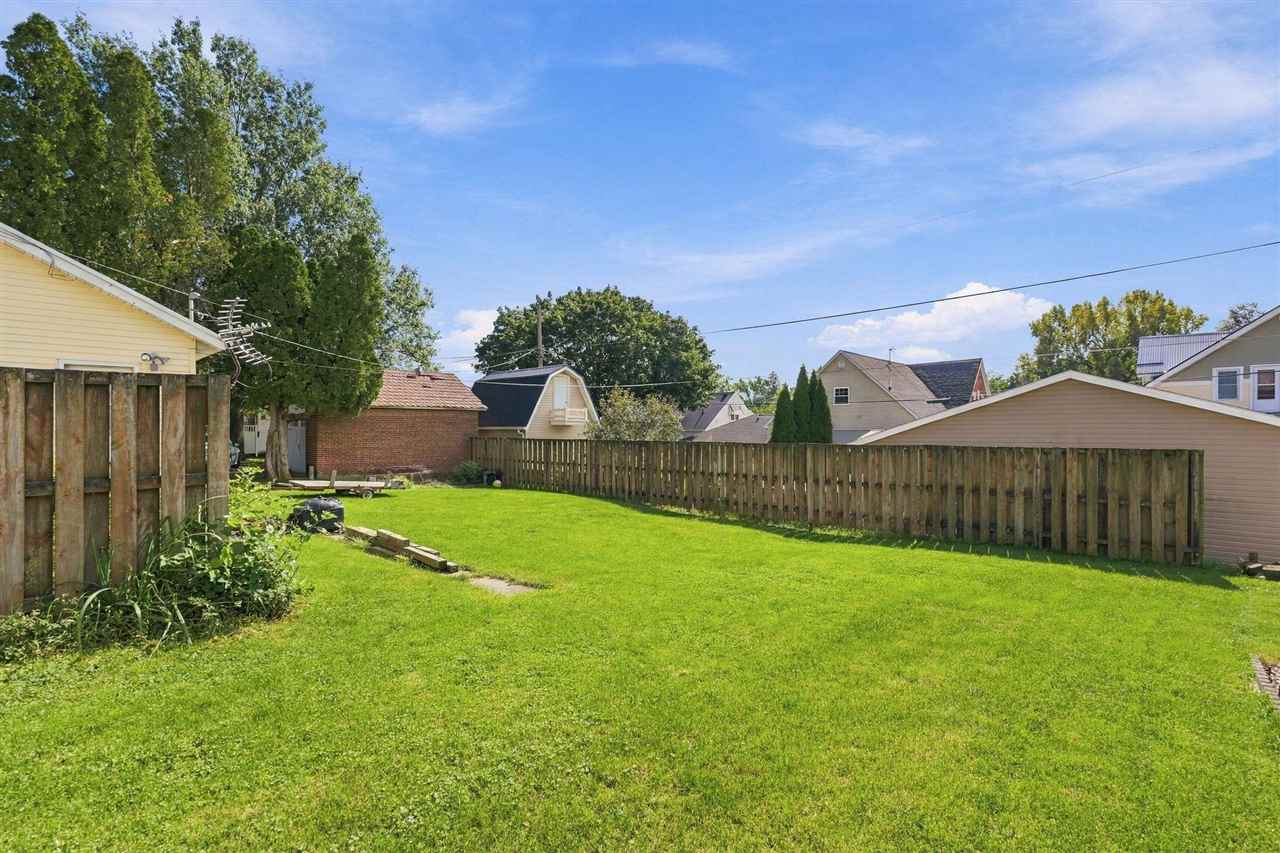 609 W 1st Avenue Dyersville IA 52040