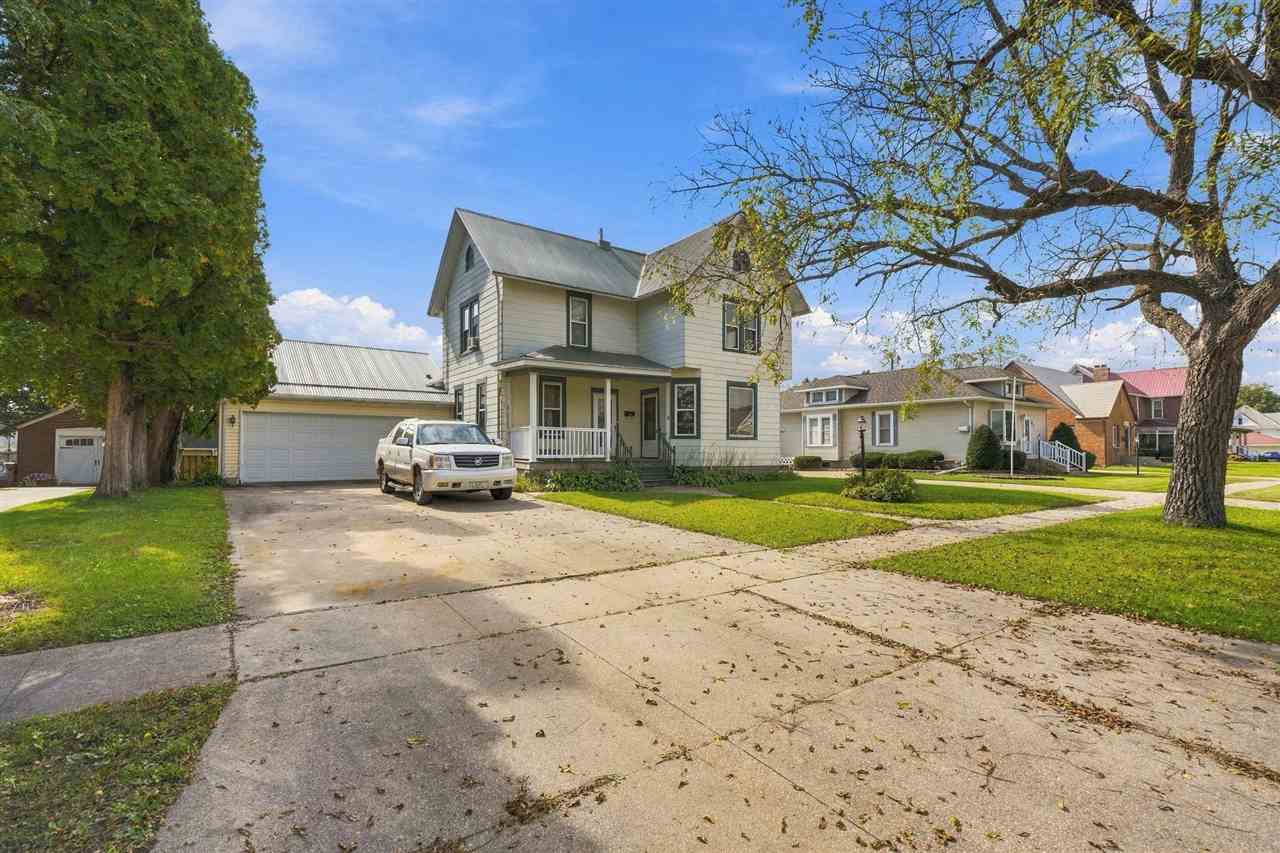 609 W 1st Avenue Dyersville IA 52040