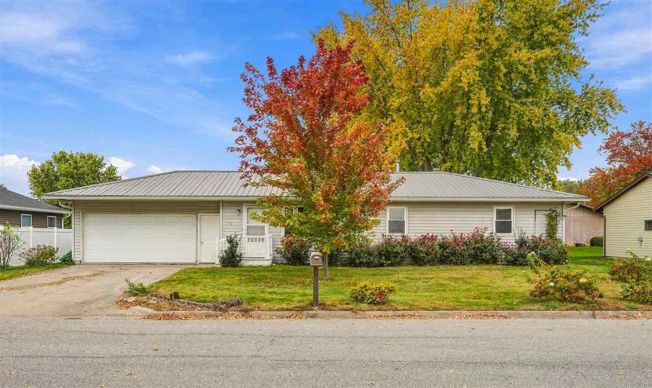 1109 E Place Kalona IA 52247