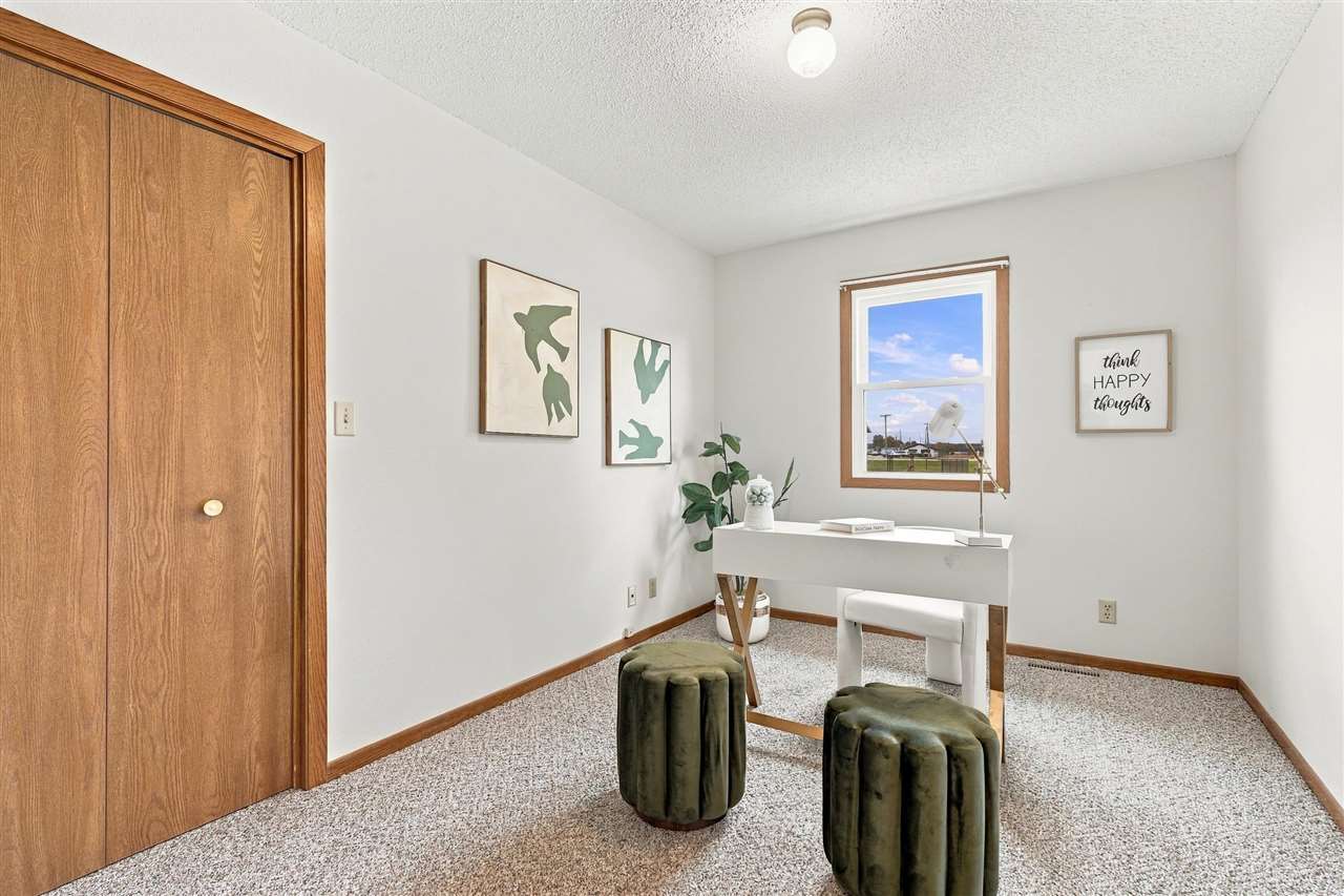 1109 E Place Kalona IA 52247