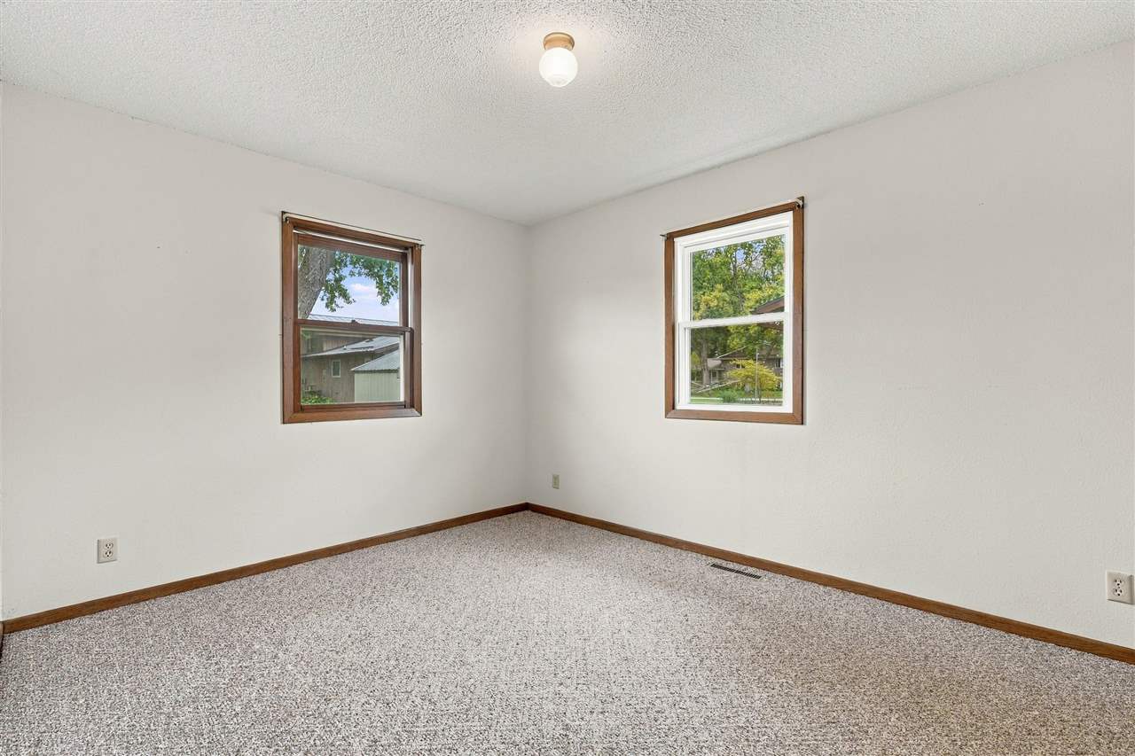 1109 E Place Kalona IA 52247
