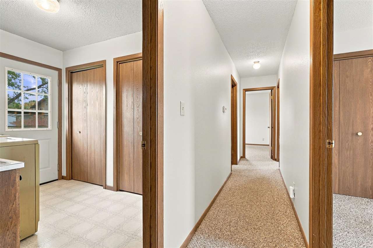 1109 E Place Kalona IA 52247