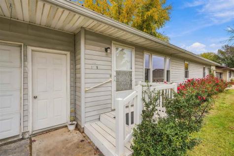 1109 E Place Kalona IA 52247